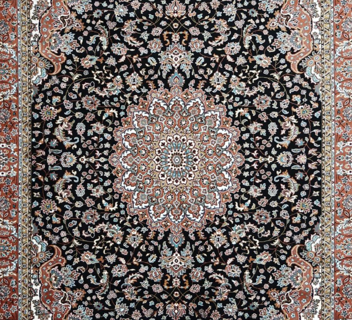 Medallion Pattern Persian Carpet & Rugs