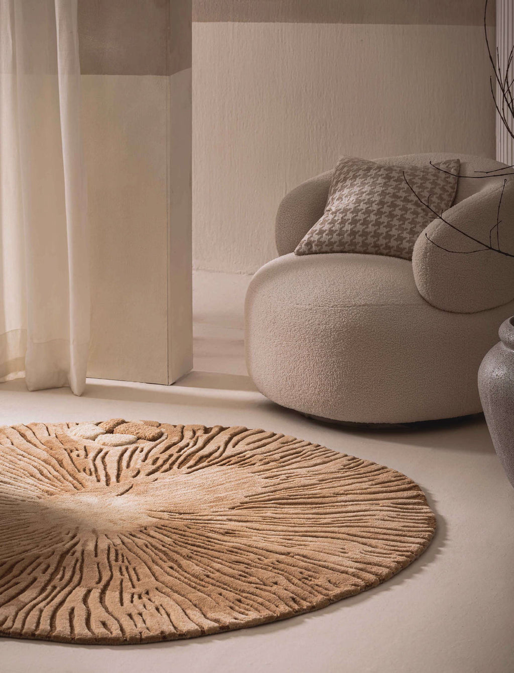 Elegant Essence Irregular Hand Tufted Carpet & Rug